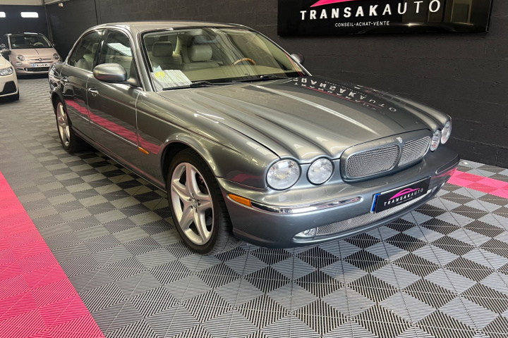 JAGUAR XJ8